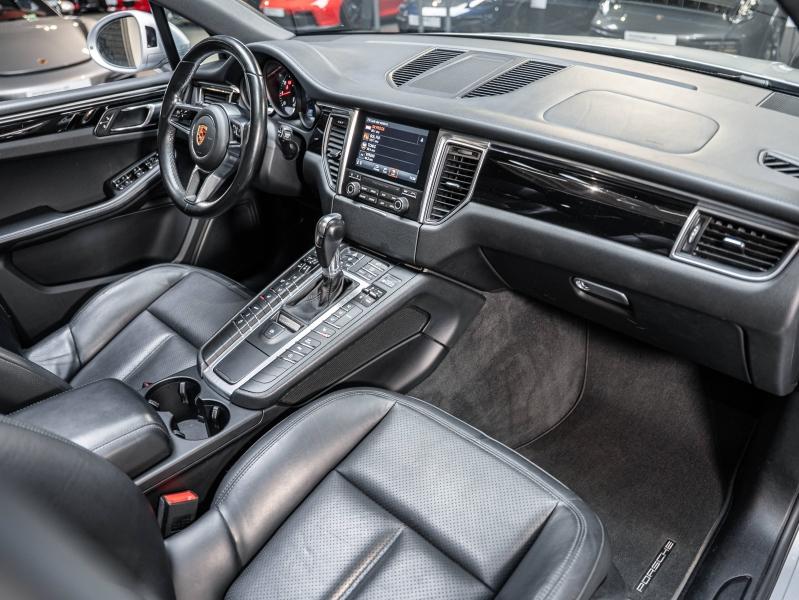 Voitures occasions PORSCHE MACAN Base Montélimar