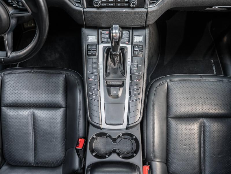 Voitures occasions PORSCHE MACAN Base Montélimar