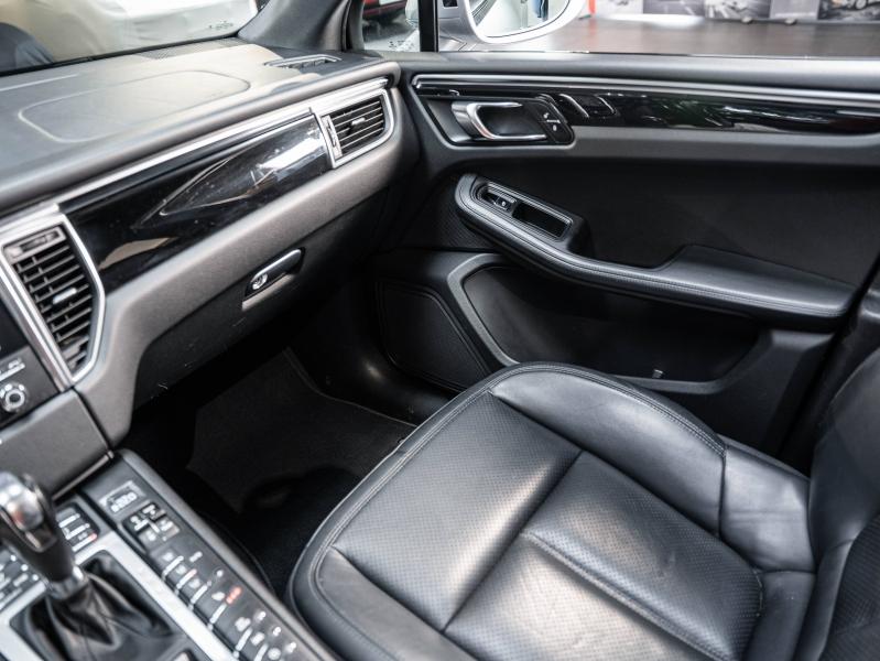 Voitures occasions PORSCHE MACAN Base Montélimar