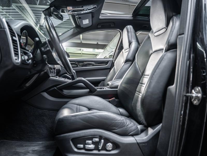 Voitures occasions PORSCHE CAYENNE E-Hybrid Montélimar