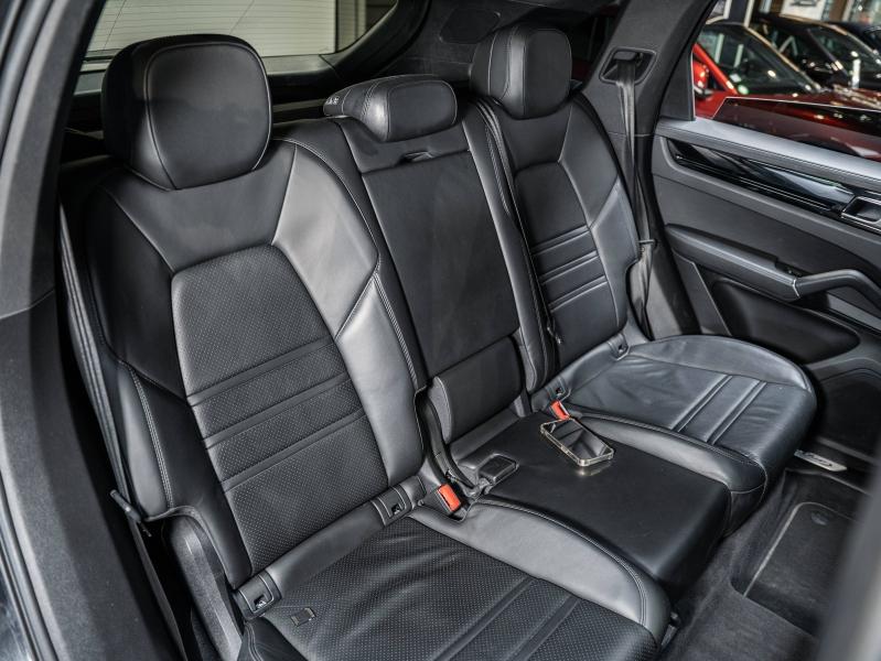 Voitures occasions PORSCHE CAYENNE E-Hybrid Montélimar