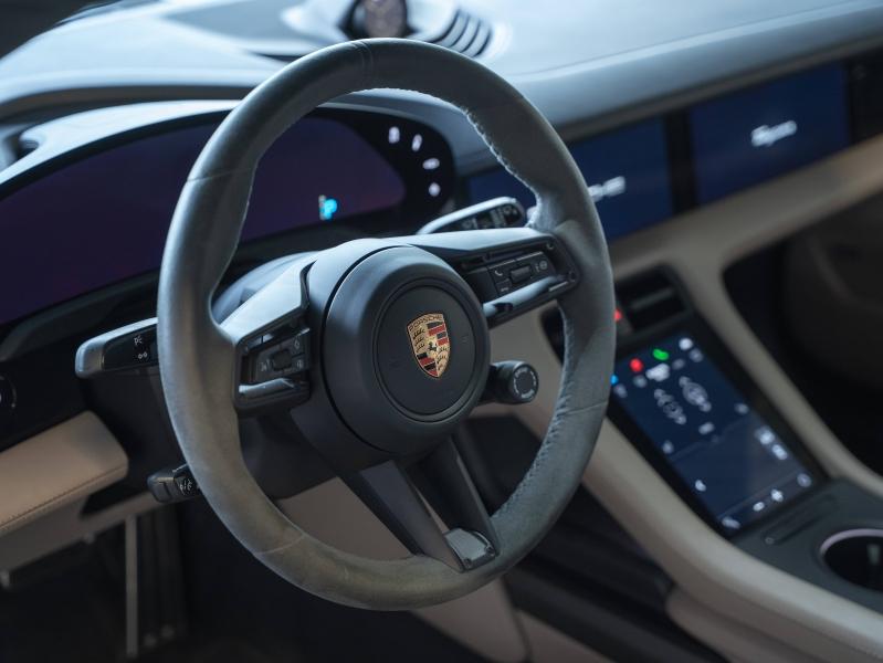 Voitures occasions PORSCHE Taycan GTS Montélimar