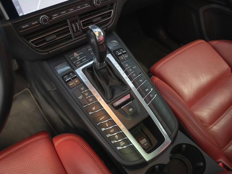 Voitures occasions PORSCHE MACAN S Montélimar