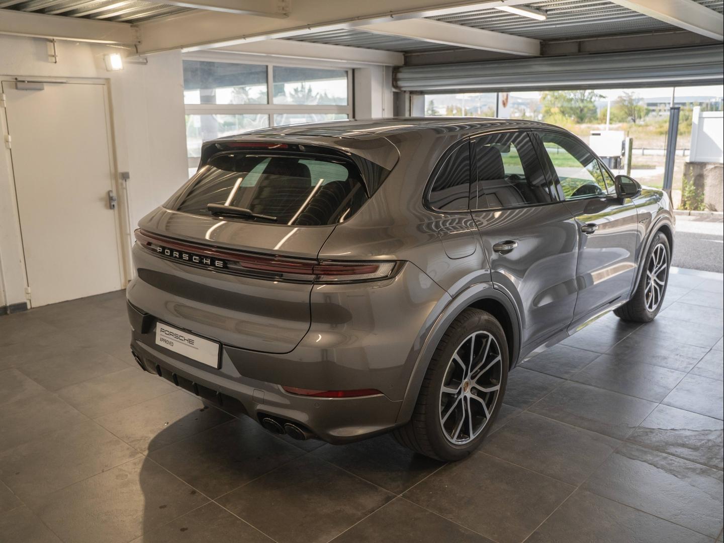 Voitures occasions PORSCHE CAYENNE E-Hybrid Montélimar