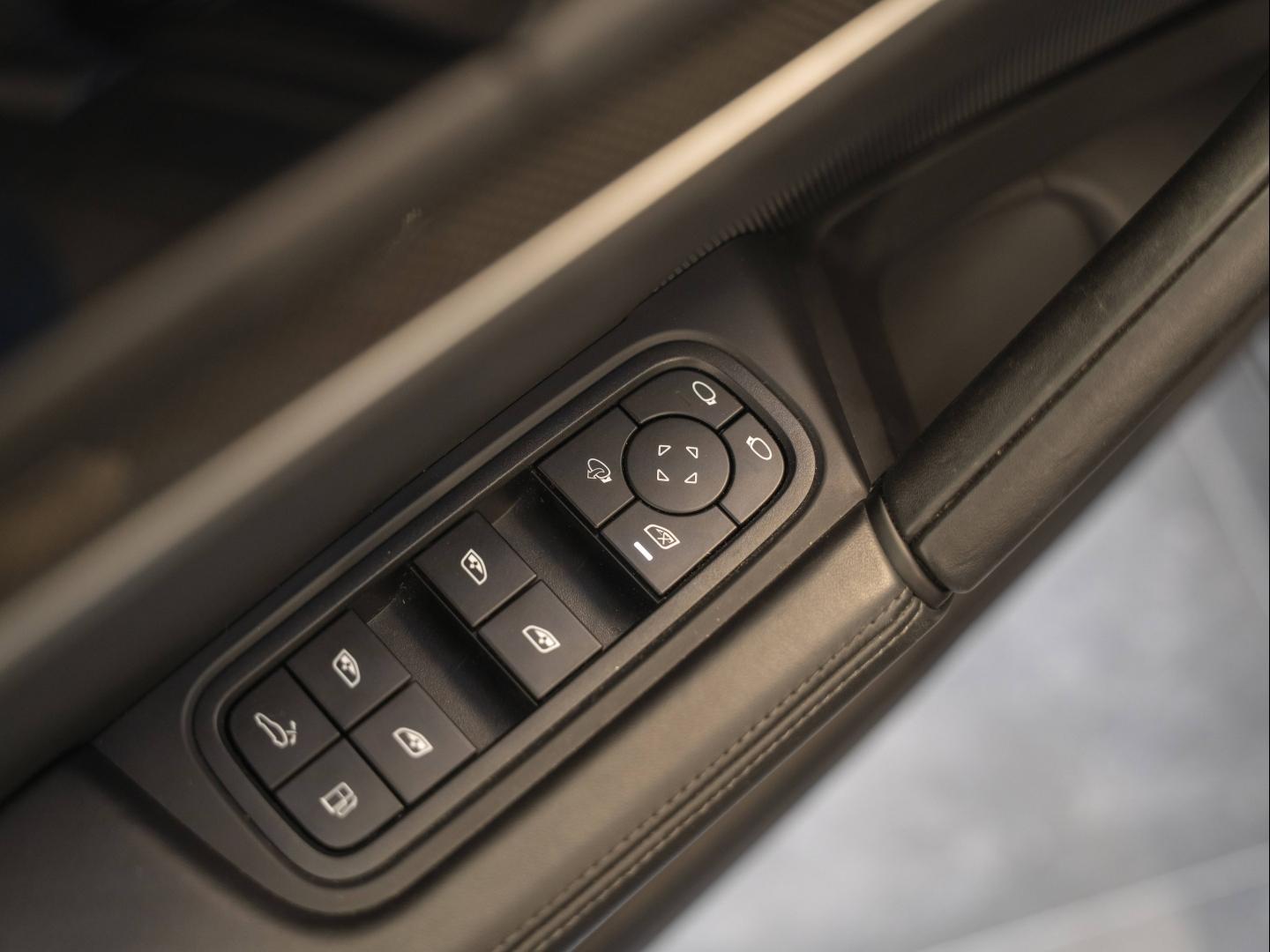 Voitures occasions PORSCHE CAYENNE E-Hybrid Montélimar