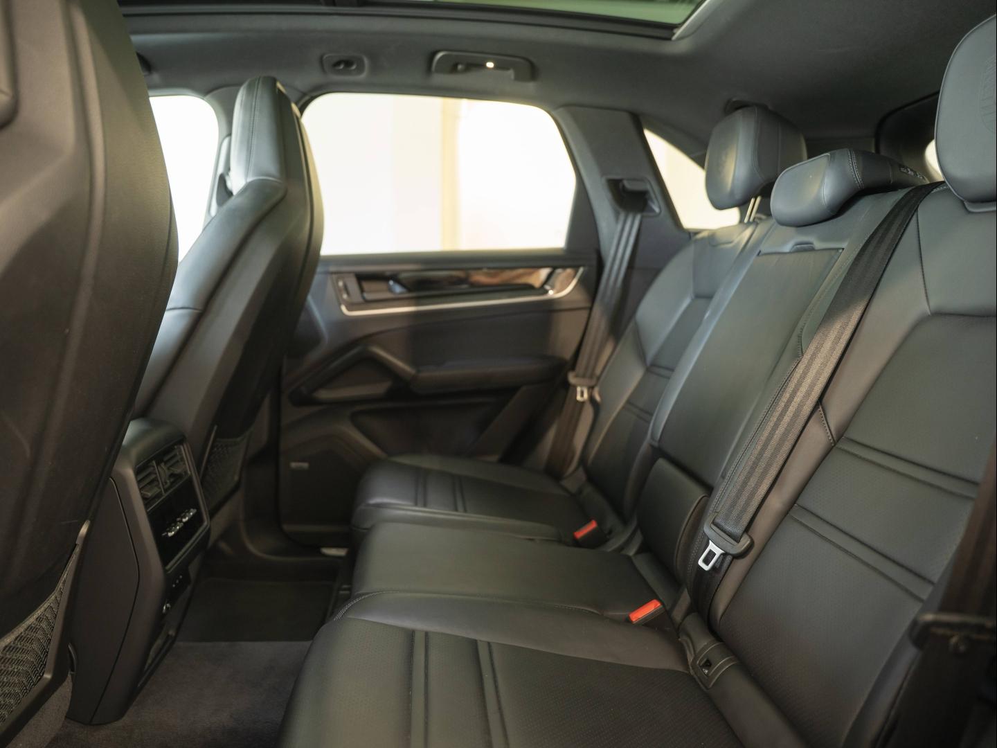 Voitures occasions PORSCHE CAYENNE E-Hybrid Montélimar