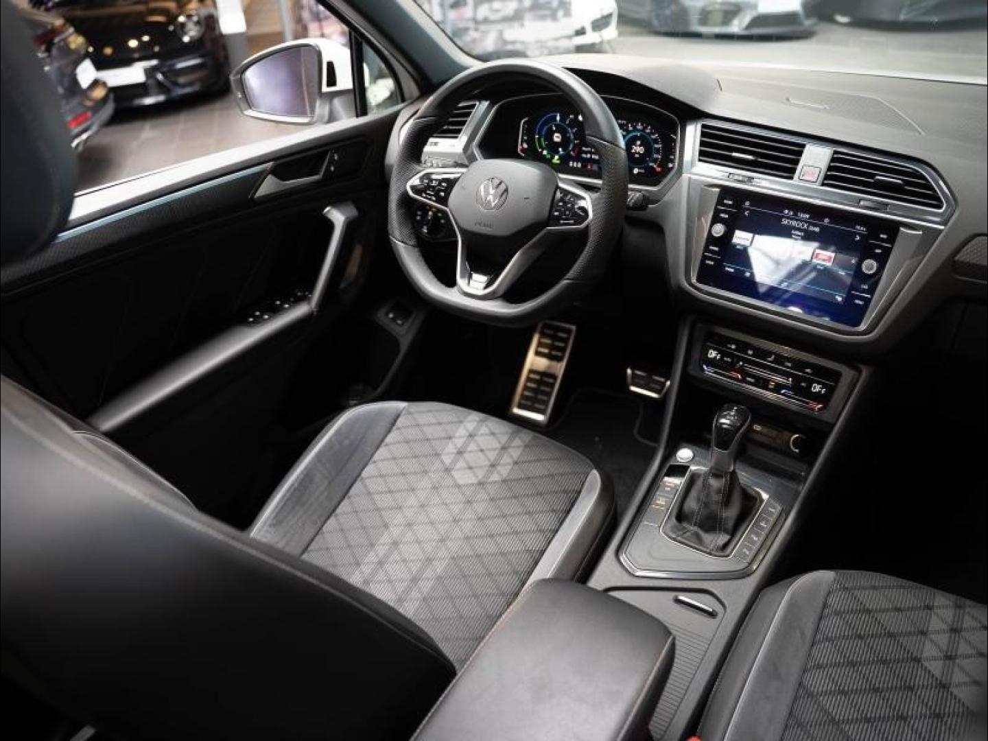 Voitures occasions VOLKSWAGEN TIGUAN R-Line Montélimar