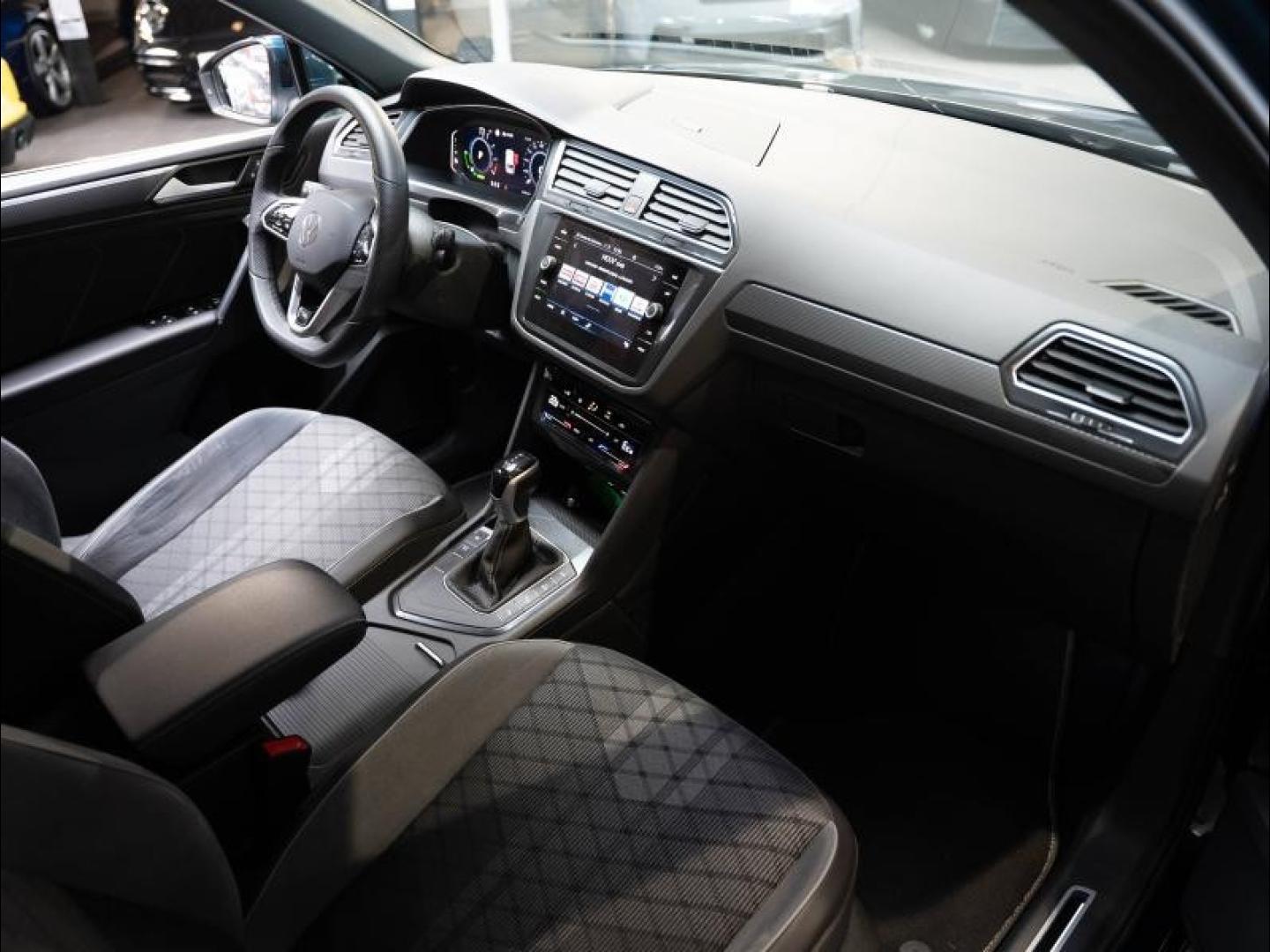Voitures occasions VOLKSWAGEN TIGUAN R-Line Montélimar