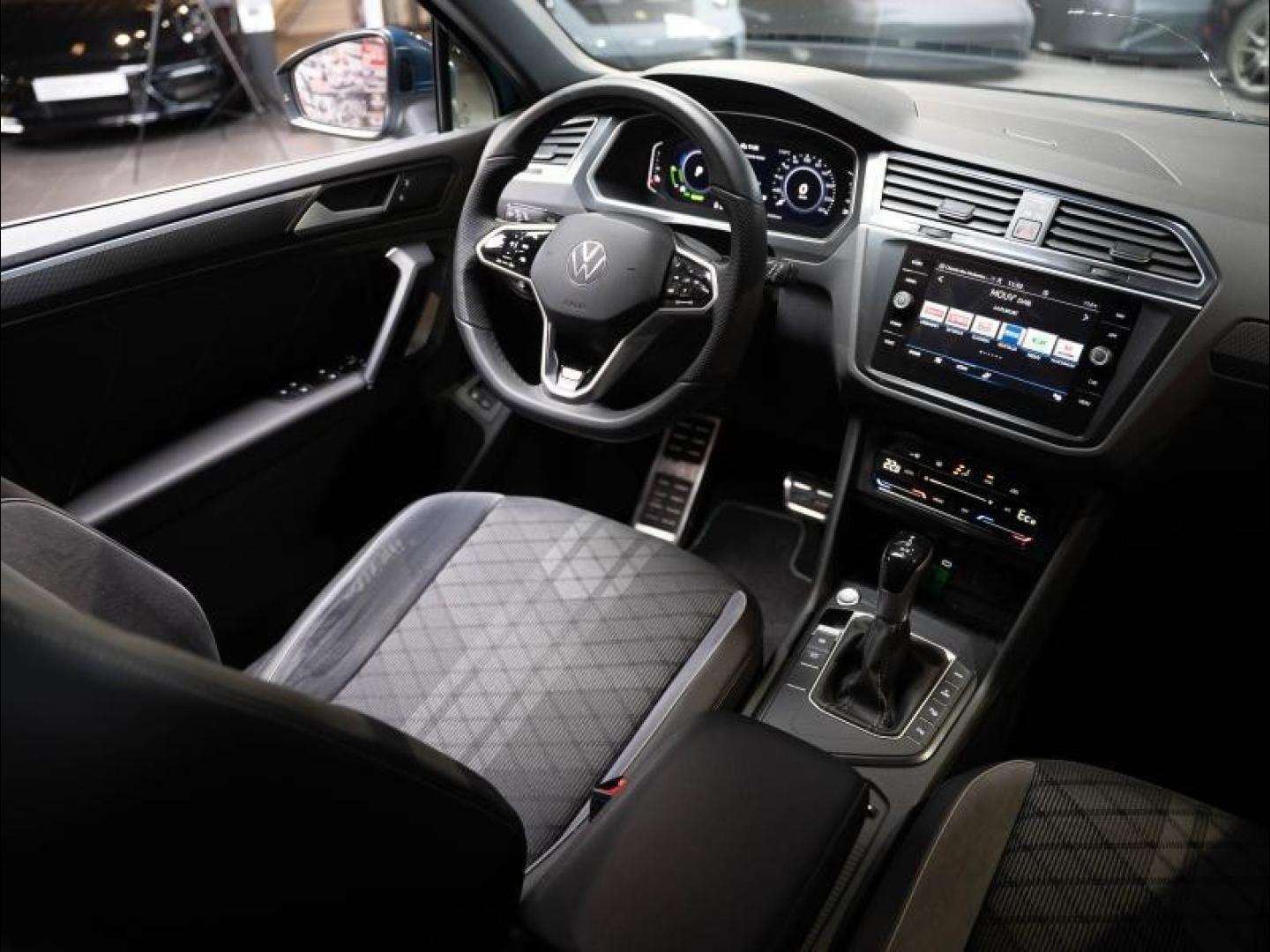 Voitures occasions VOLKSWAGEN TIGUAN R-Line Montélimar