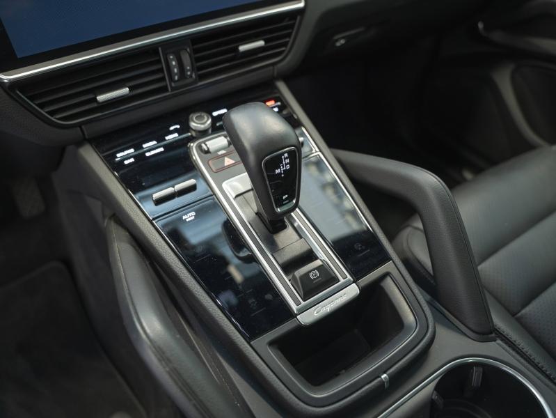 Voitures occasions PORSCHE CAYENNE E-Hybrid Montélimar