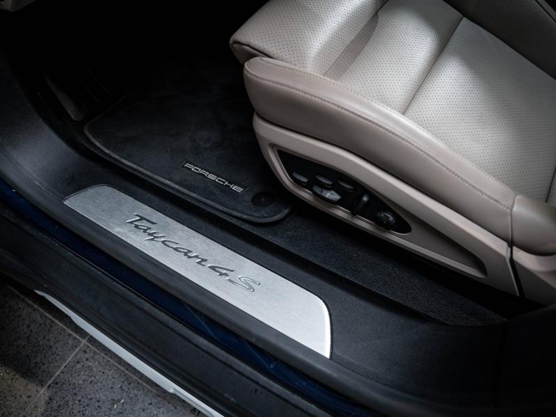 Voitures occasions PORSCHE Taycan Cross Turismo 4S Montélimar