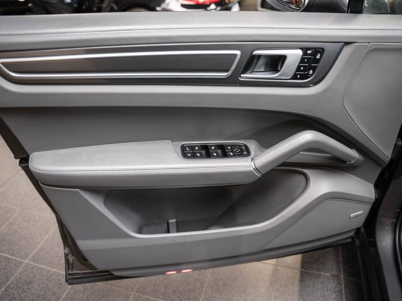 Voitures occasions PORSCHE CAYENNE E-Hybrid Montélimar