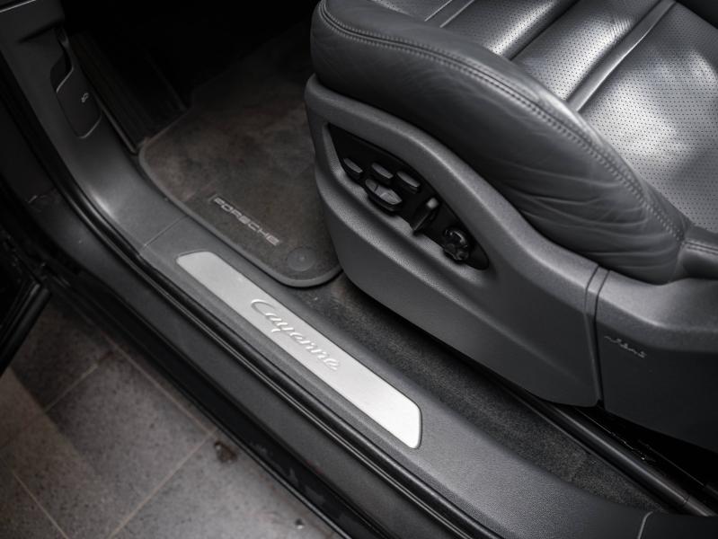 Voitures occasions PORSCHE CAYENNE E-Hybrid Montélimar