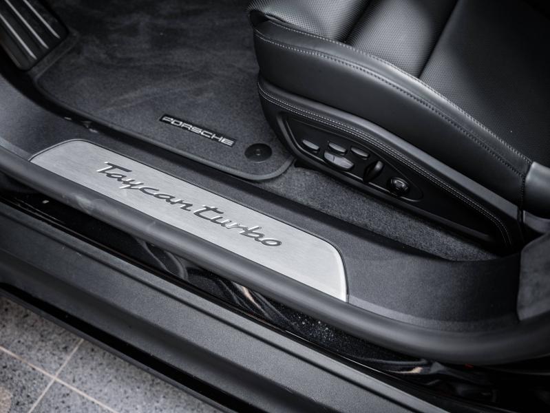 Voitures occasions PORSCHE Taycan Sport Turismo Turbo Montélimar