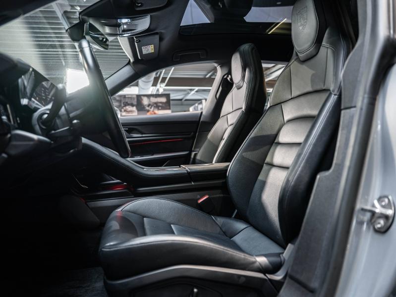 Voitures occasions PORSCHE Taycan Sport Turismo Base Montélimar