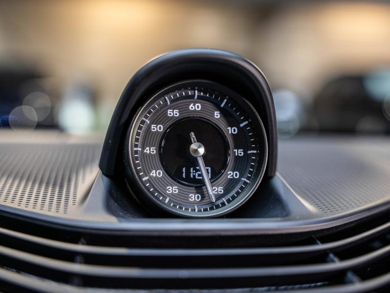 Voitures occasions PORSCHE Taycan Sport Turismo Base Montélimar