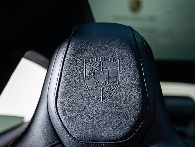 Voitures occasions PORSCHE Taycan Sport Turismo Base Montélimar