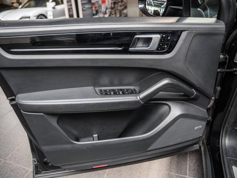 Voitures occasions PORSCHE CAYENNE E-Hybrid Montélimar