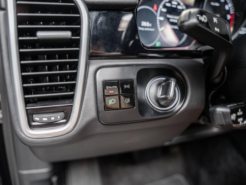 Voitures occasions PORSCHE CAYENNE E-Hybrid Montélimar