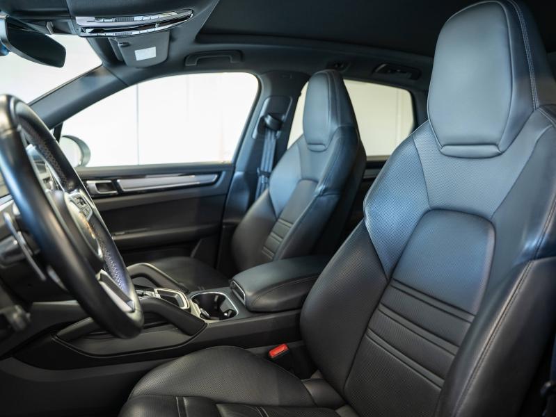 Voitures occasions PORSCHE CAYENNE E-Hybrid Montélimar