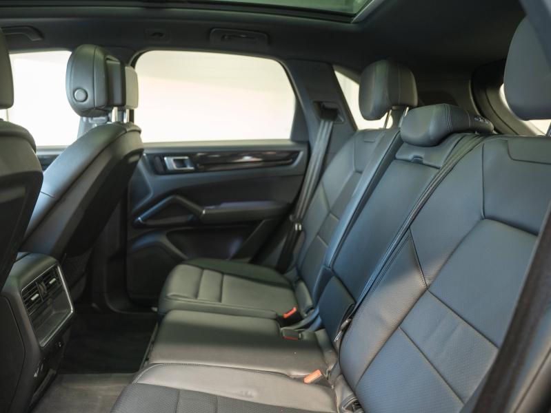 Voitures occasions PORSCHE CAYENNE E-Hybrid Montélimar