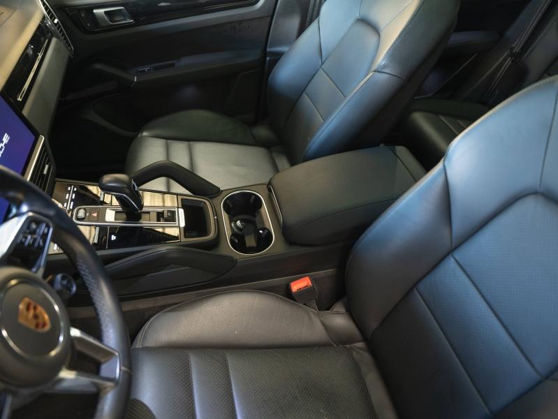 Voitures occasions PORSCHE CAYENNE E-Hybrid Montélimar