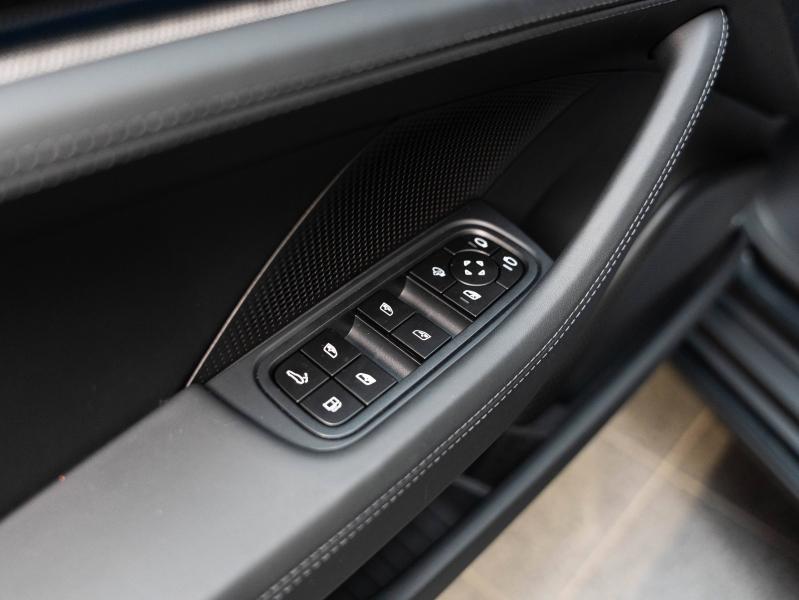 Voitures occasions PORSCHE PANAMERA 4 Montélimar