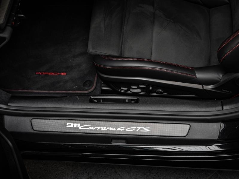 Voitures occasions PORSCHE 911 Coupe Carrera 4 GTS Montélimar