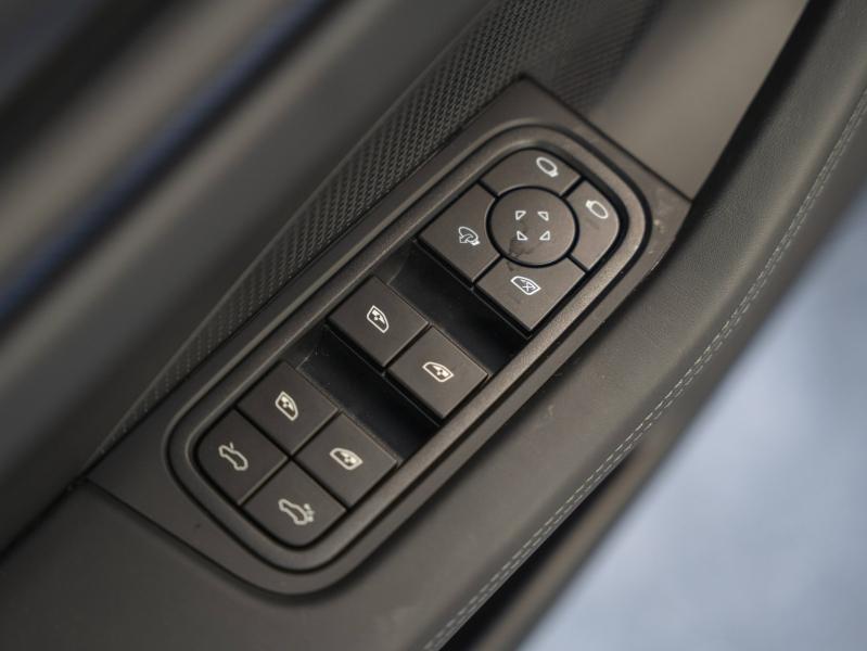 Voitures occasions PORSCHE MACAN Base Montélimar