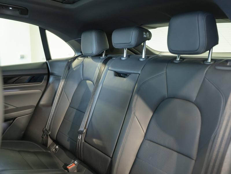 Voitures occasions PORSCHE MACAN Base Montélimar