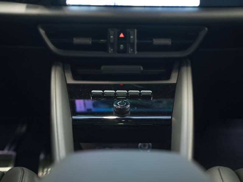 Voitures occasions PORSCHE MACAN Base Montélimar