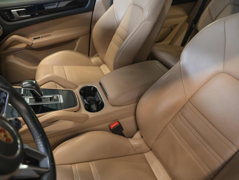 Voitures occasions PORSCHE Cayenne Coupe E-Hybrid Montélimar