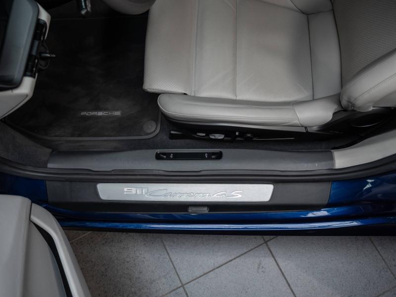 Voitures occasions PORSCHE 911 Coupe Carrera 4S Montélimar
