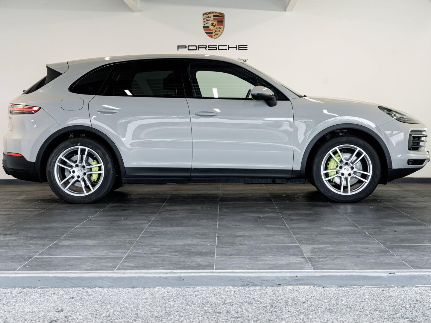 Voitures occasions PORSCHE CAYENNE E-Hybrid Montélimar