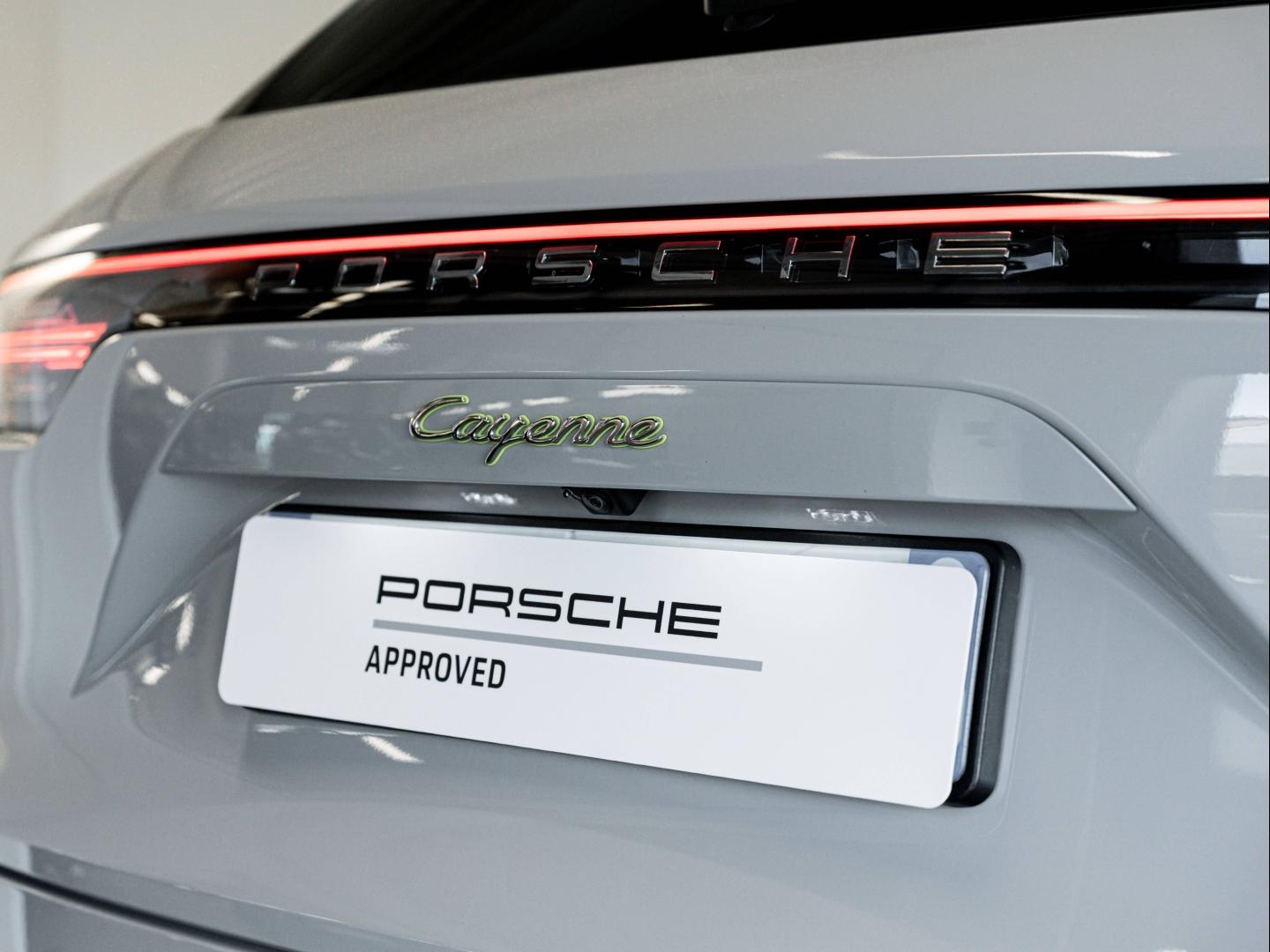 Voitures occasions PORSCHE CAYENNE E-Hybrid Montélimar