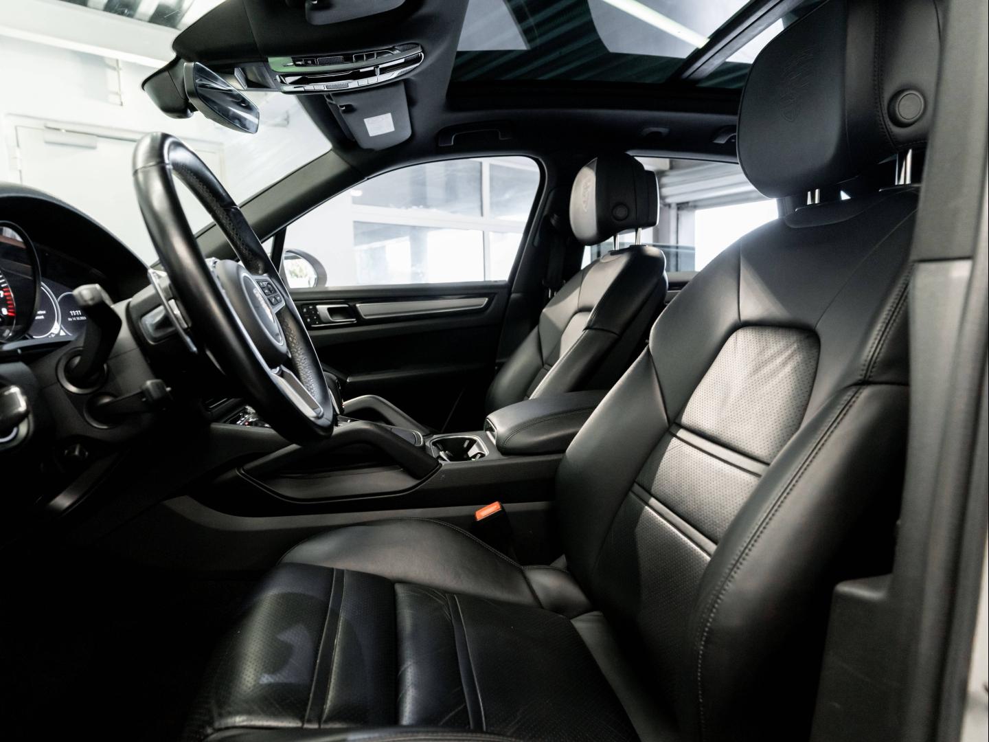 Voitures occasions PORSCHE CAYENNE E-Hybrid Montélimar