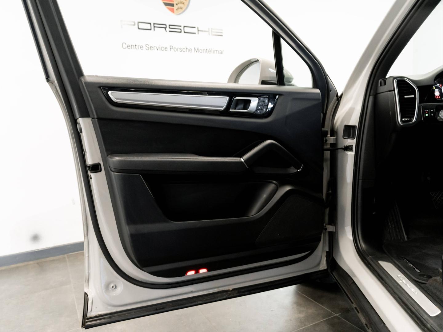 Voitures occasions PORSCHE CAYENNE E-Hybrid Montélimar