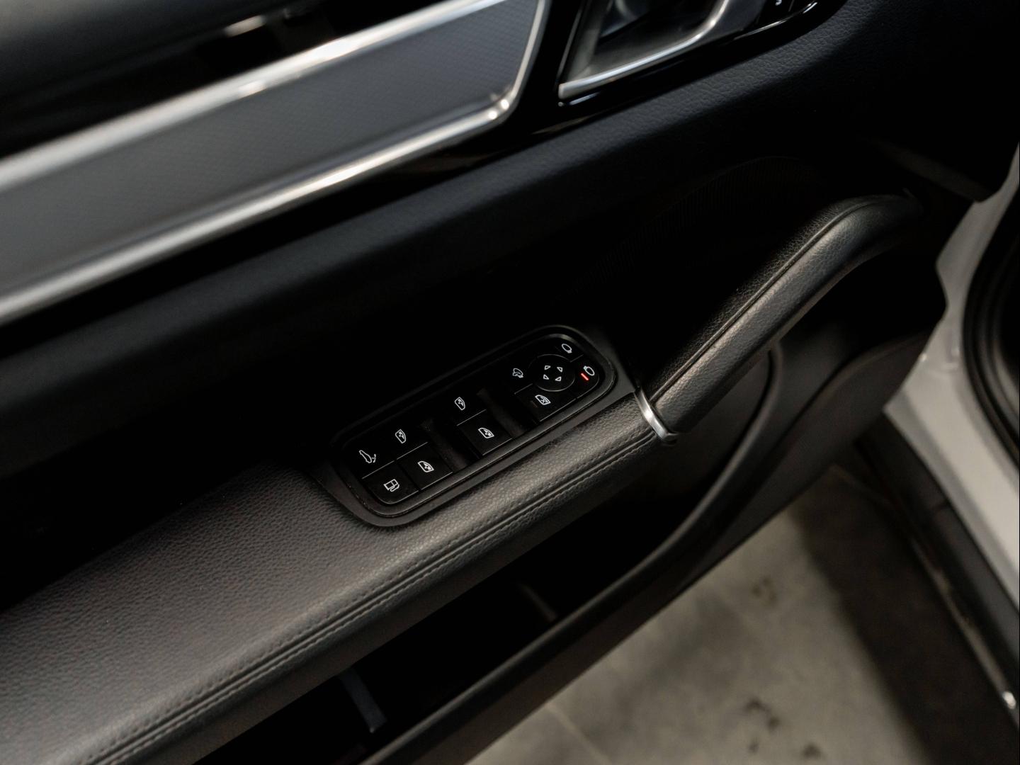 Voitures occasions PORSCHE CAYENNE E-Hybrid Montélimar