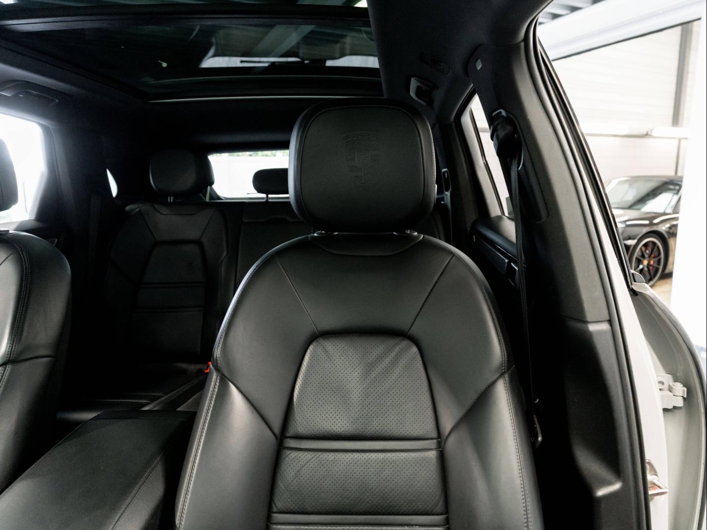 Voitures occasions PORSCHE CAYENNE E-Hybrid Montélimar