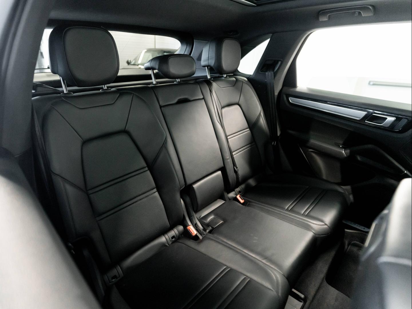 Voitures occasions PORSCHE CAYENNE E-Hybrid Montélimar