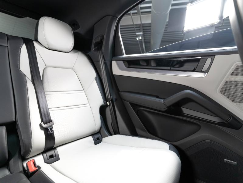 Voitures occasions PORSCHE Cayenne Coupe E-Hybrid Montélimar