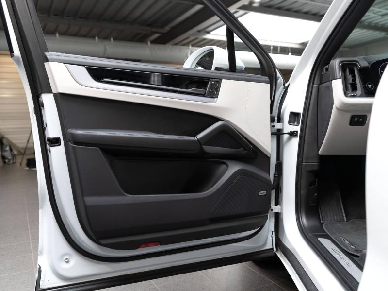 Voitures occasions PORSCHE Cayenne Coupe E-Hybrid Montélimar