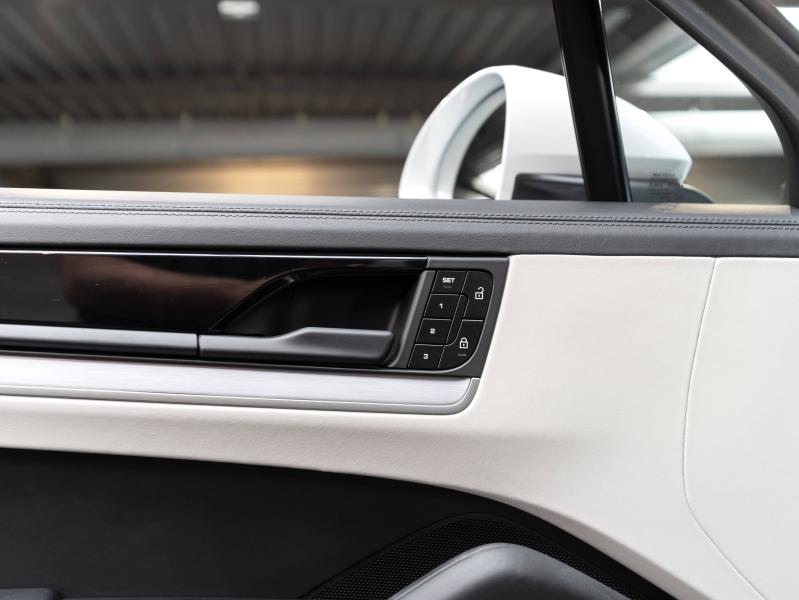 Voitures occasions PORSCHE Cayenne Coupe E-Hybrid Montélimar