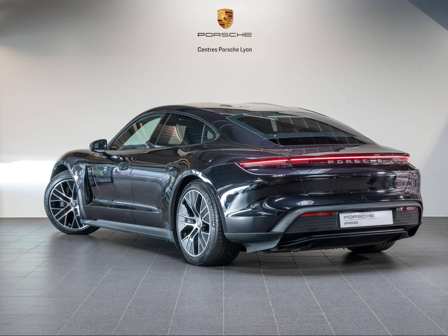 Voitures occasions PORSCHE Taycan Base Montélimar