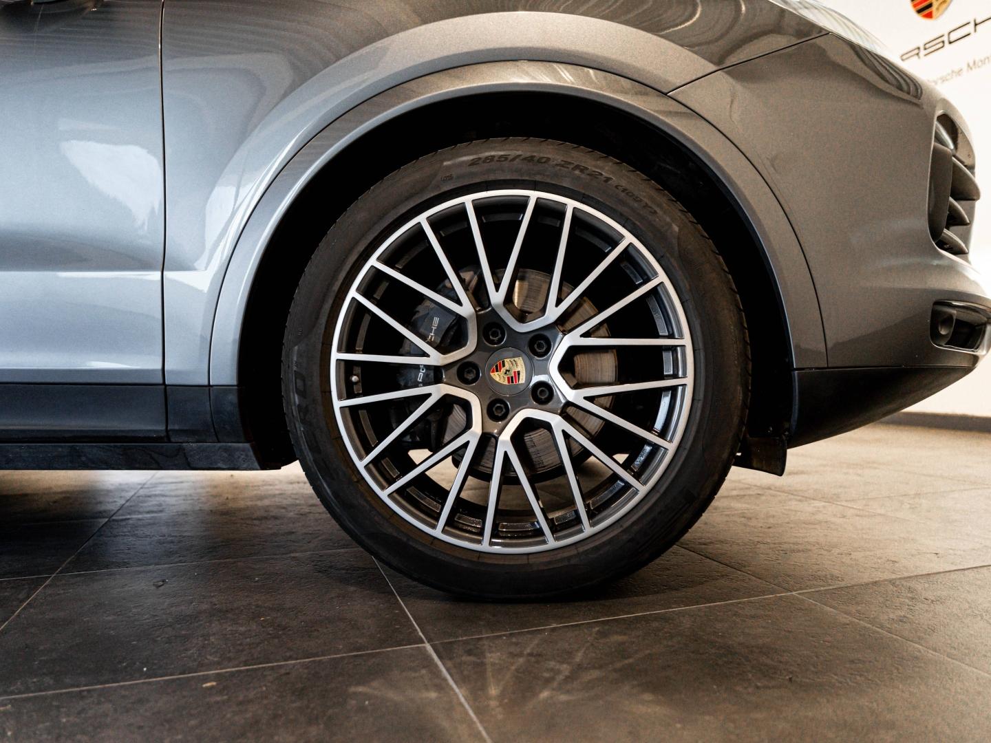 Voitures occasions PORSCHE CAYENNE E-Hybrid Montélimar