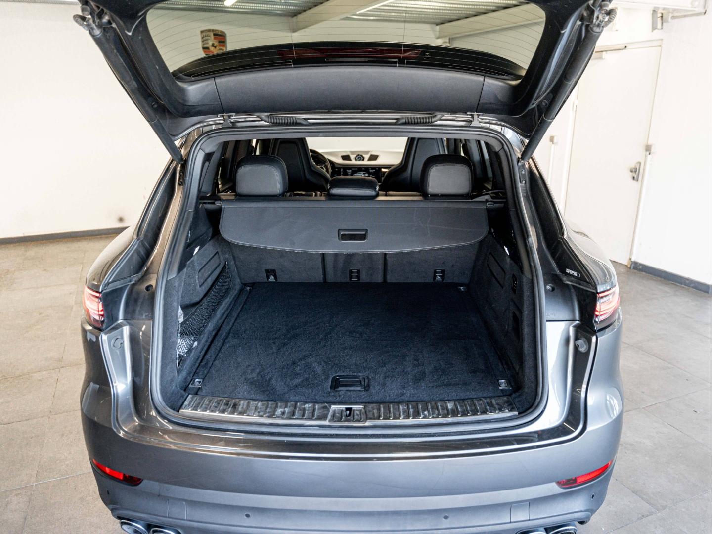 Voitures occasions PORSCHE CAYENNE E-Hybrid Montélimar