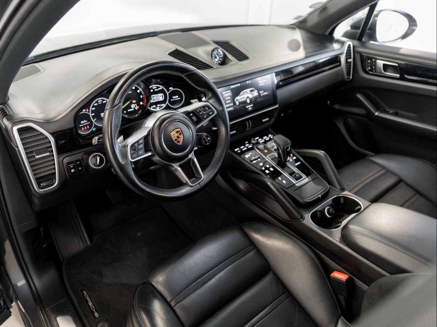 Voitures occasions PORSCHE CAYENNE E-Hybrid Montélimar