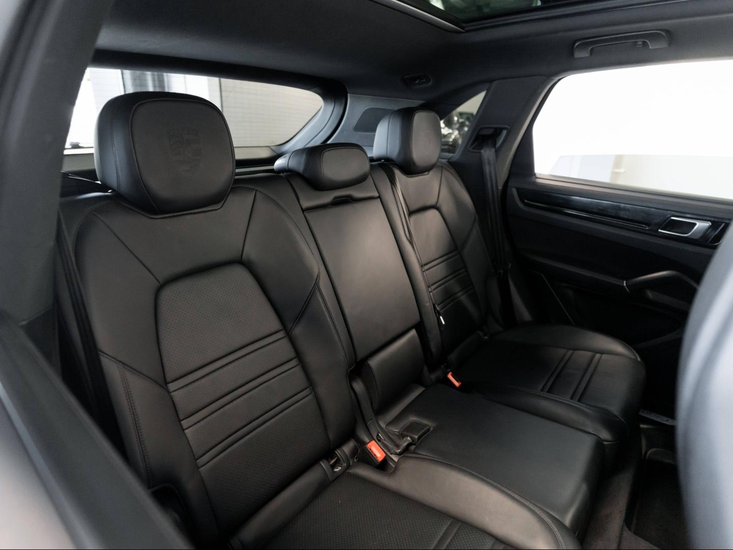 Voitures occasions PORSCHE CAYENNE E-Hybrid Montélimar