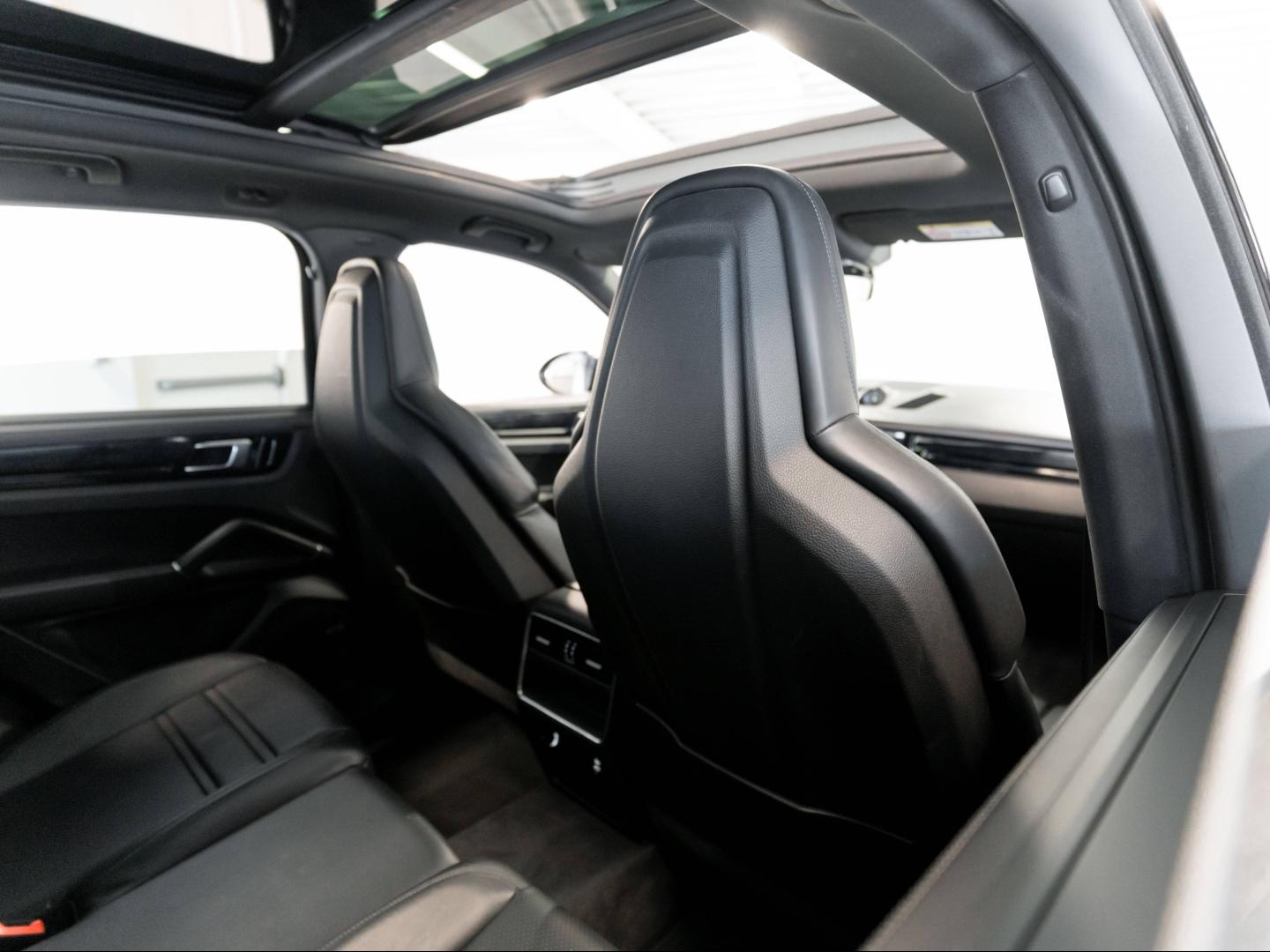 Voitures occasions PORSCHE CAYENNE E-Hybrid Montélimar