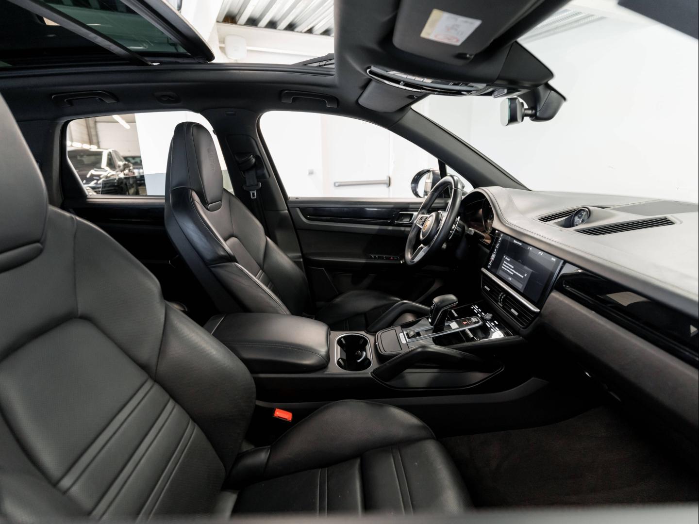 Voitures occasions PORSCHE CAYENNE E-Hybrid Montélimar